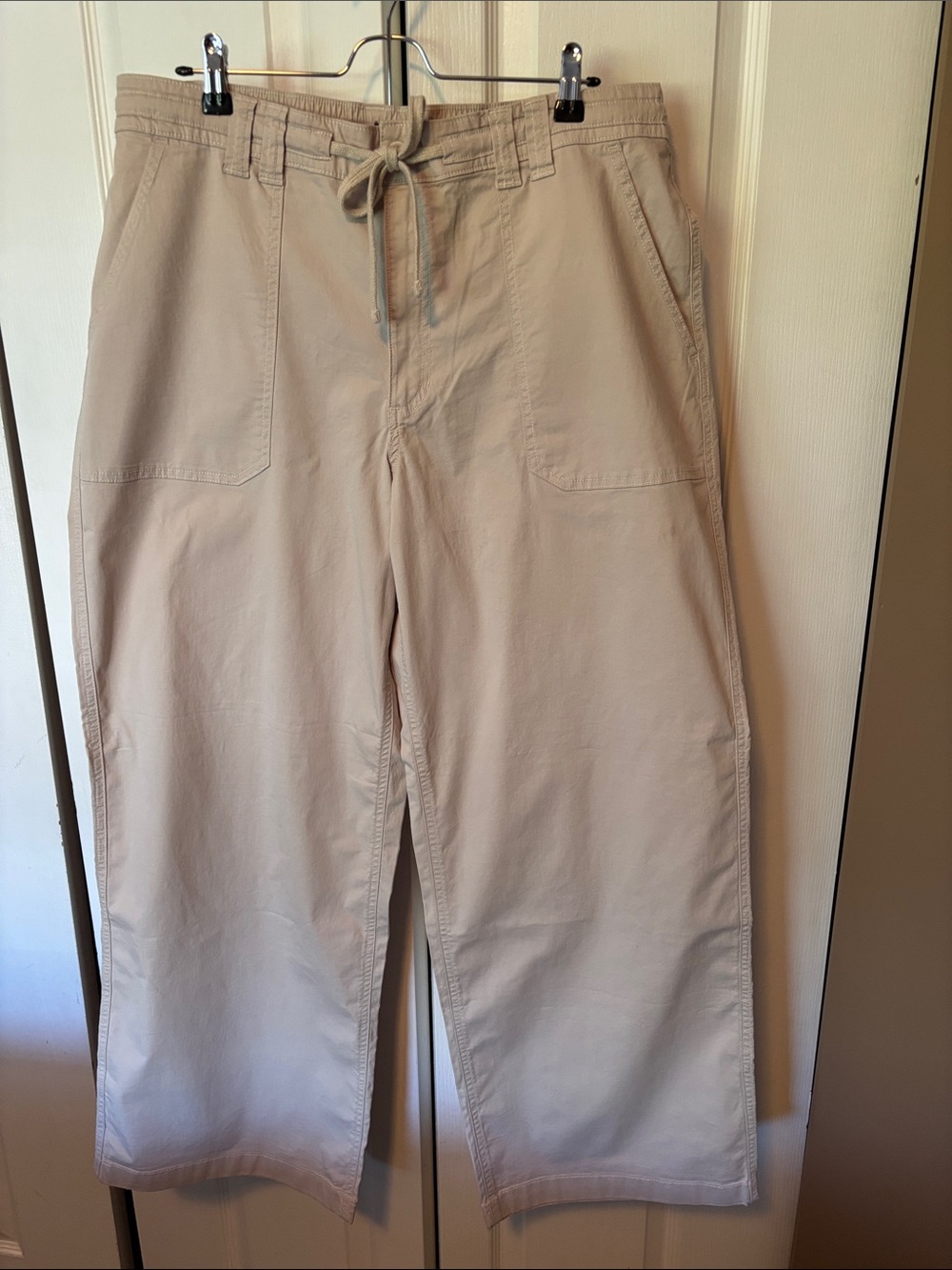 Reitmans Wide-Leg Drawstring Pants in Light Beige
